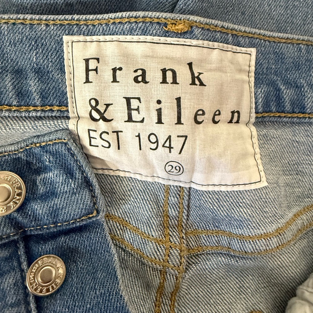 Frank & Eileen Monaghan High Rise Mom Jeans in Medium Wash
Size 29 - Picture 10 of 14